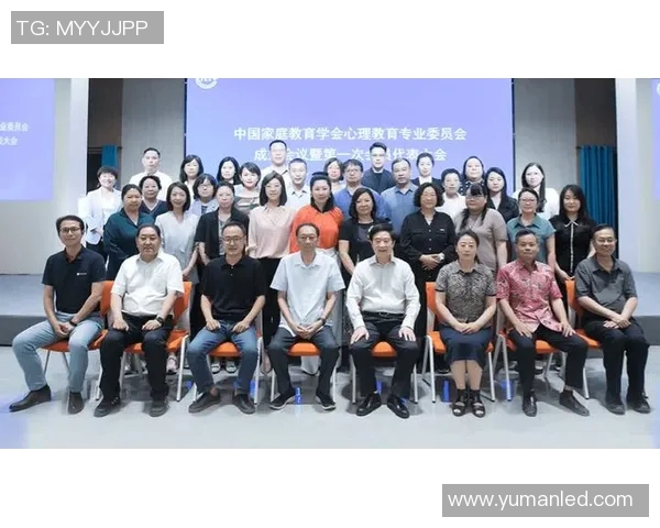 上海足球队团队协作的成功之道与战术解析
